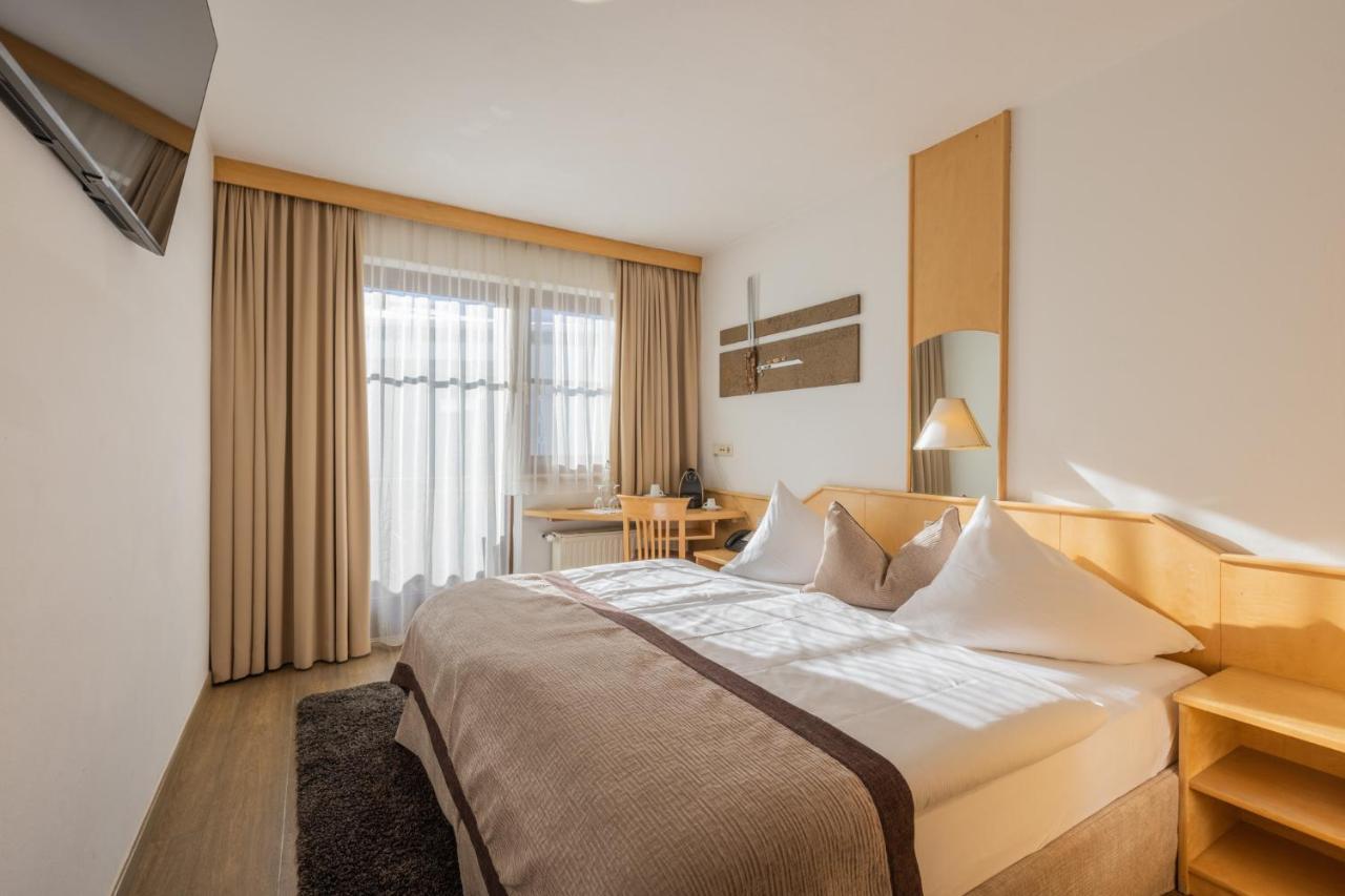 Hotel Central Зеефельд в Тироле Экстерьер фото