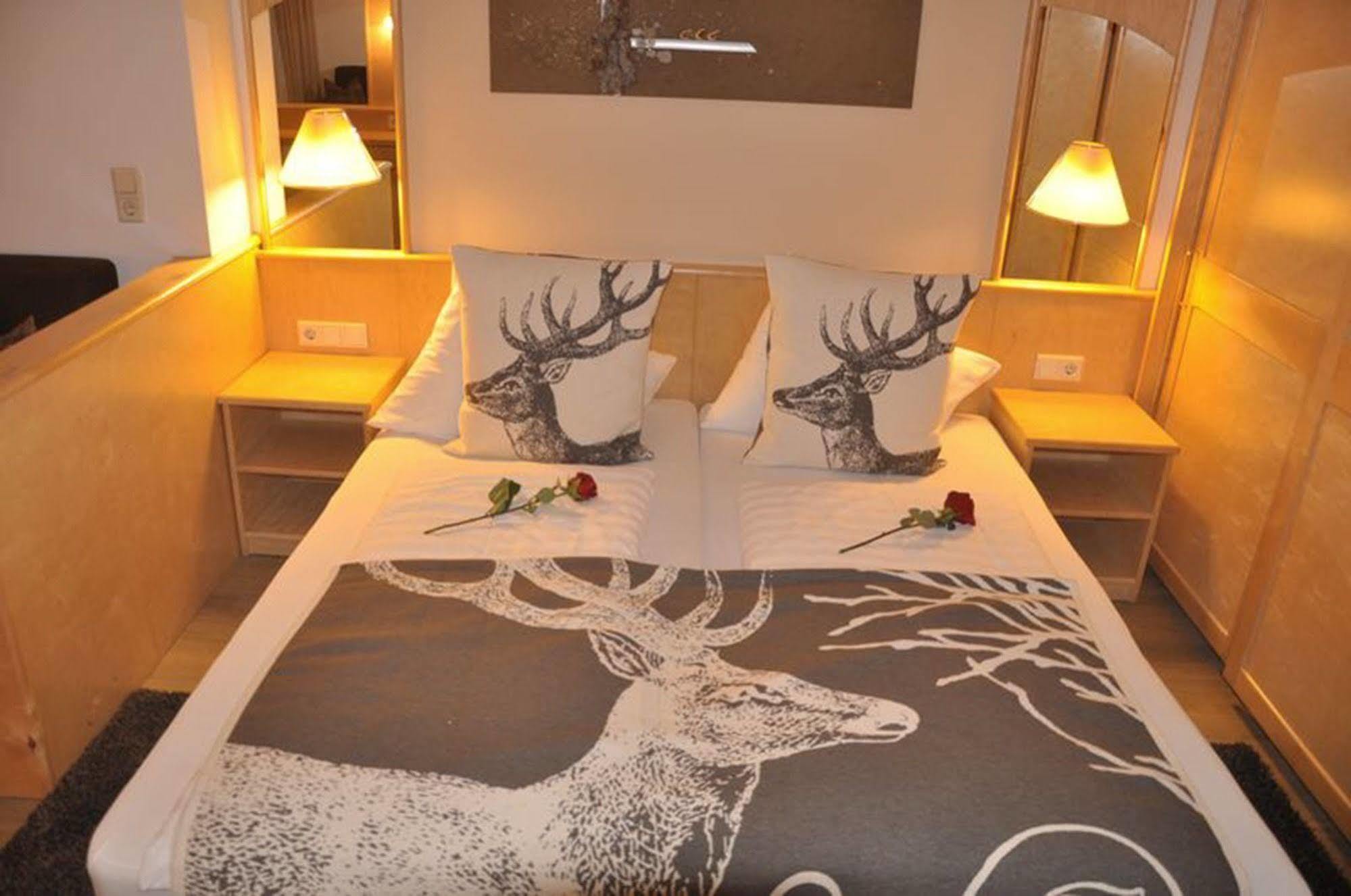 Hotel Central Зеефельд в Тироле Экстерьер фото